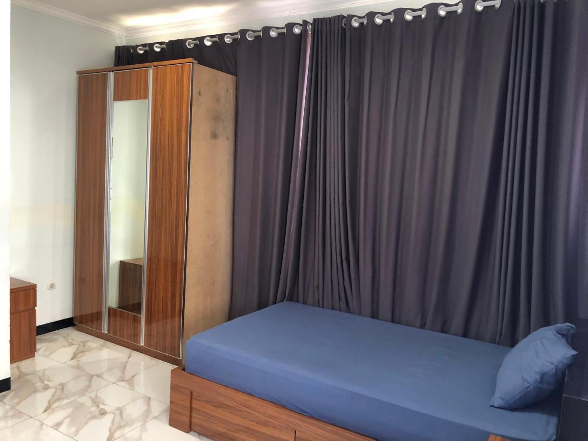 Bening Asri Guesthouse Tangerang Extérieur photo